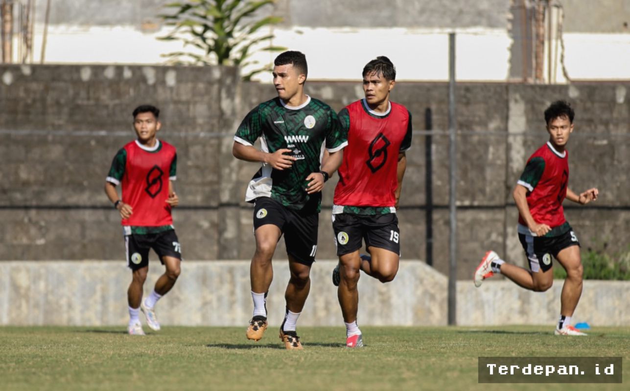 Pieter Huistra Benahi Lini Tengah PSS Sleman