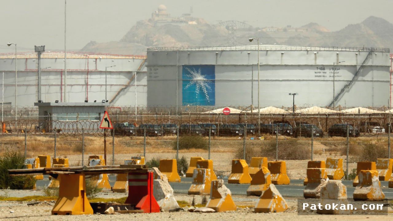ARAB SAUDI — Houthi Serang Fasilitas Minyak Aramco, 70 Warga Terluka