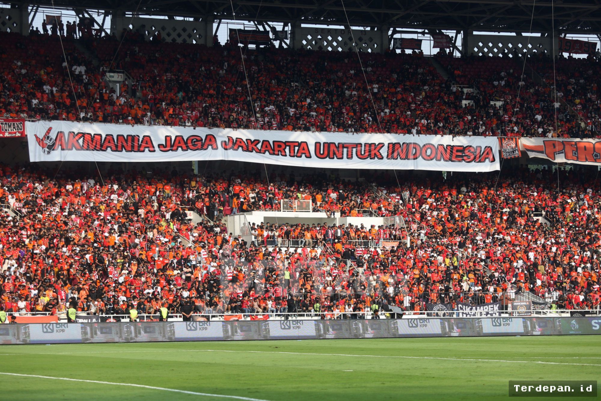 PERSIJA — Persija Siapkan Dua Stadion Alternatif Lawan Java United