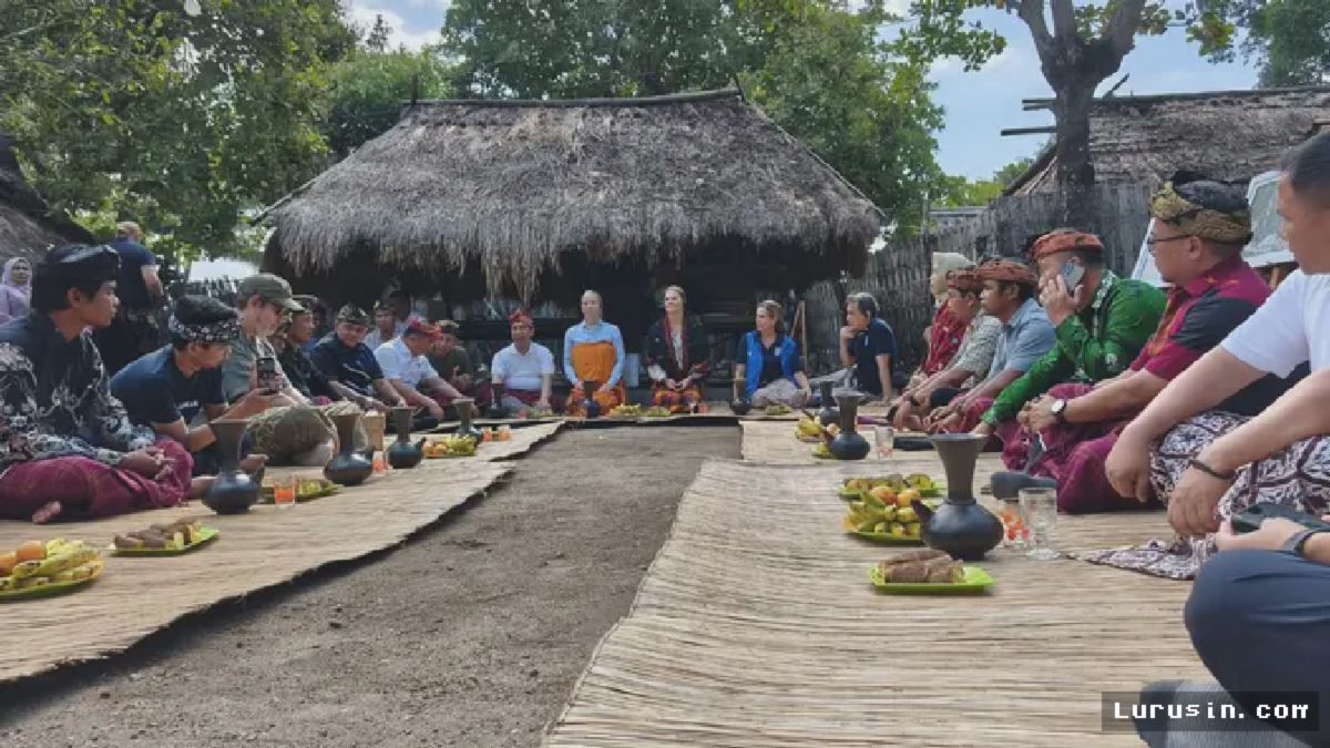 Putri Mahkota Swedia Kunjungi Desa Adat Karang Bajo di Lombok