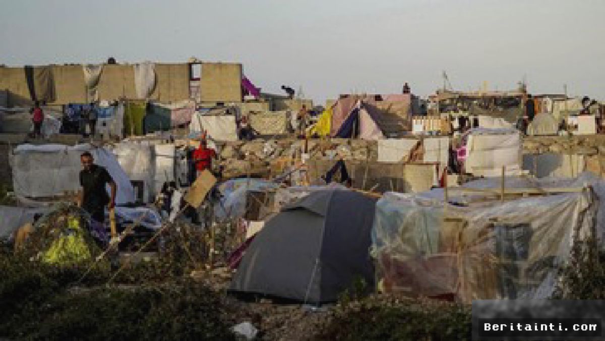 CEUTA — Ribuan Migran Maroko Terjebak di Penampungan Darurat