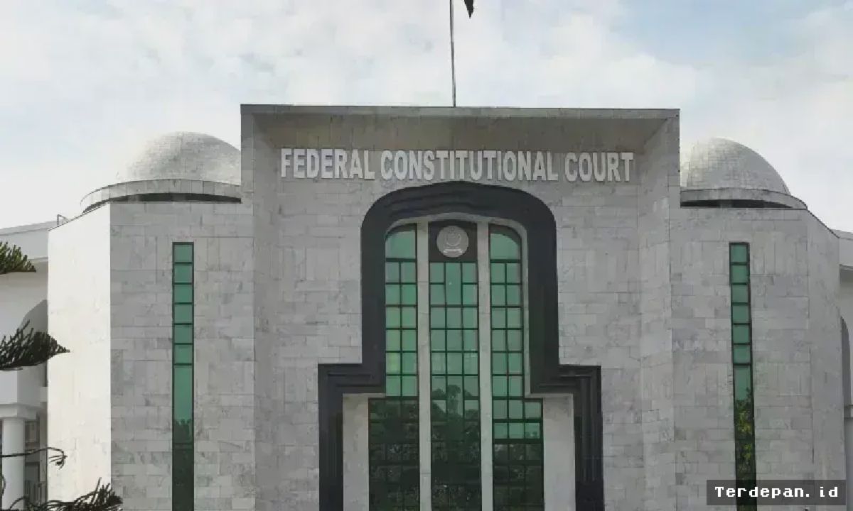 ISLAMABAD — MK Federal Pakistan Ambil Alih Berkas Kasus Medis Imran Khan