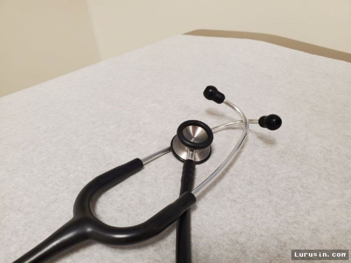 AMERIKA SERIKAT — Pembatasan Anggaran 1997 Memicu Krisis Dokter Nasional