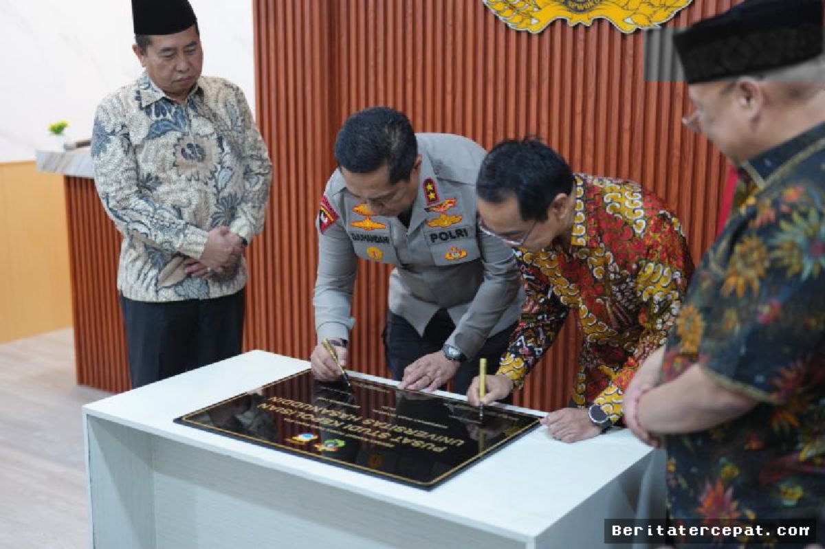 MAKASSAR — Rektor Unhas Minta Pusat Studi Kepolisian Tuntaskan Bom Ikan