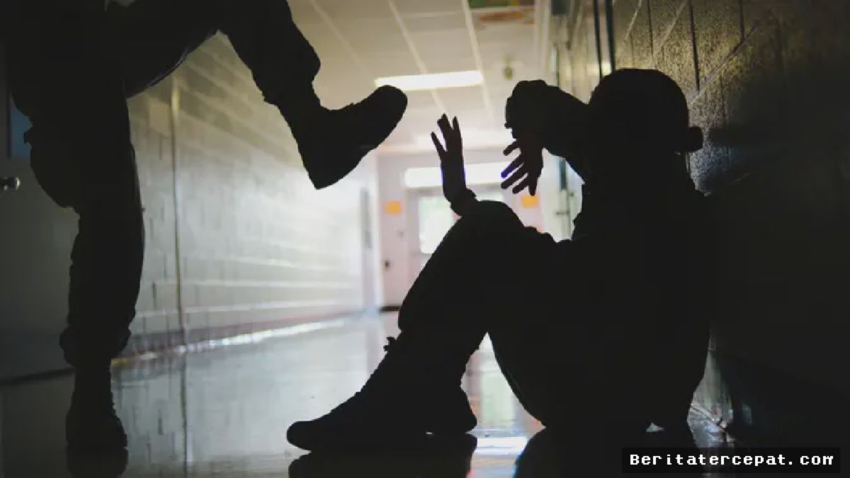 辟 [Indonesia] — Pria yang Bully Teman Selama 9 Tahun Akhhirnya Masuk Penjara