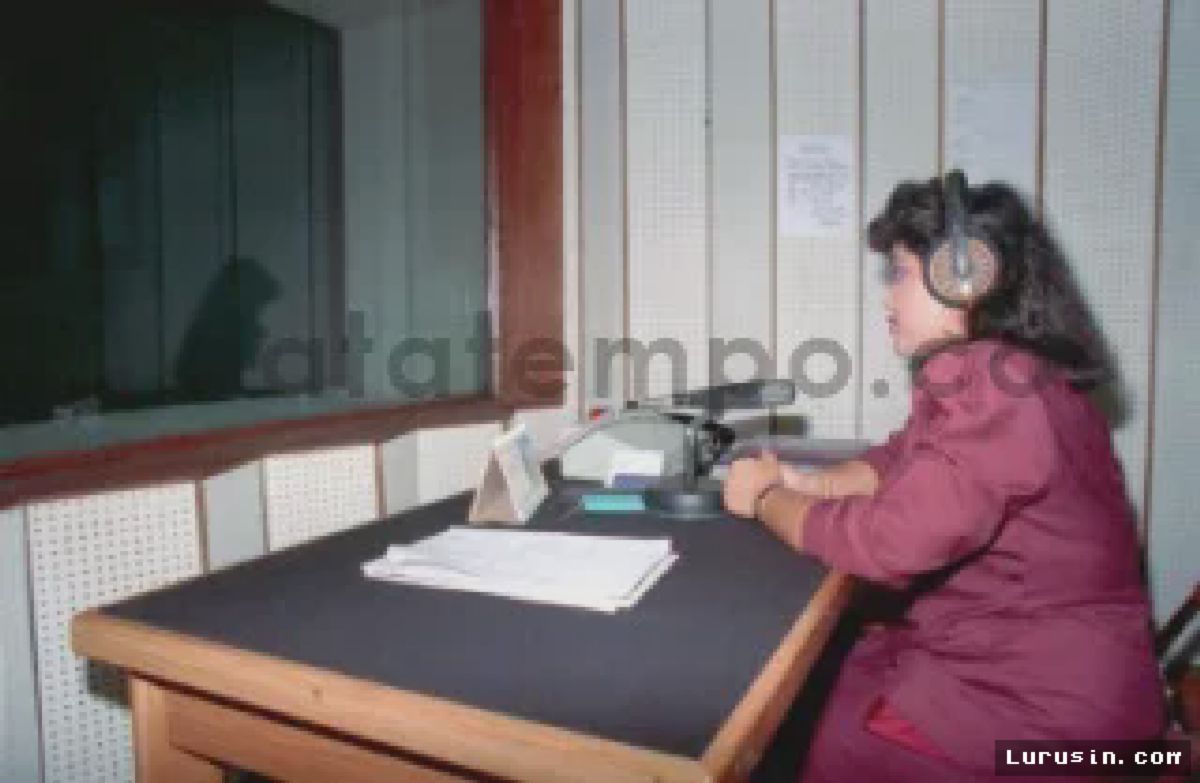 Nostalgia Titip Salam Radio Mengungkap Jejak Komunikasi Publik Indonesia