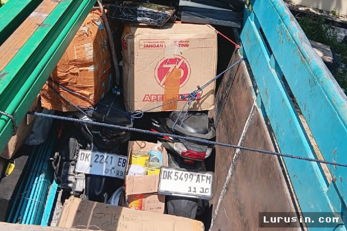 SURABAYA — Polisi Gagalkan Pengiriman Motor Bodong Berkedok Truk ODOL