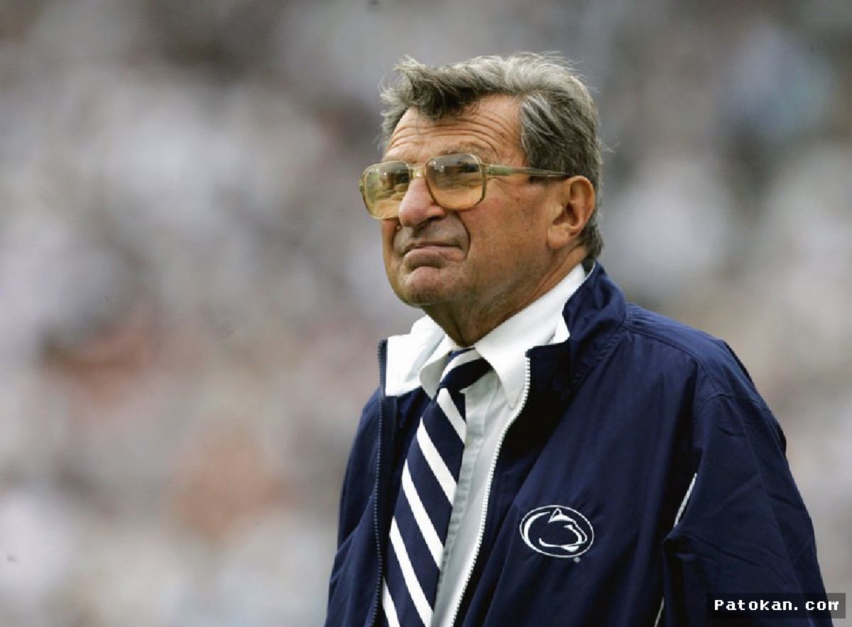 Pameran Joe Paterno di Penn State Tuai Kritik Tajam
