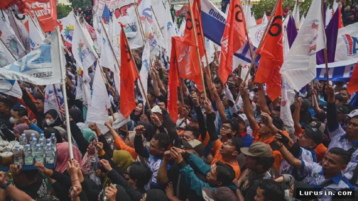 SURABAYA — Ribuan Buruh Layangkan 23 Tuntutan Utama Saat May Day