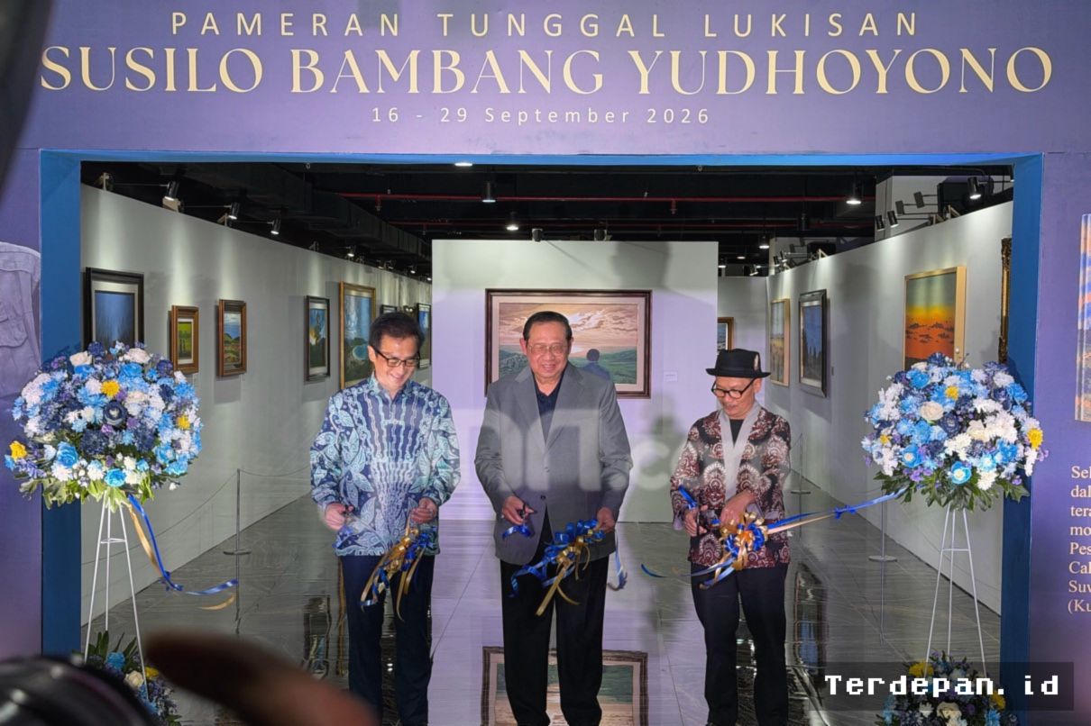 Surabaya — SBY Pamerkan 100 Karya Lukisan untuk Misi Kemanusiaan