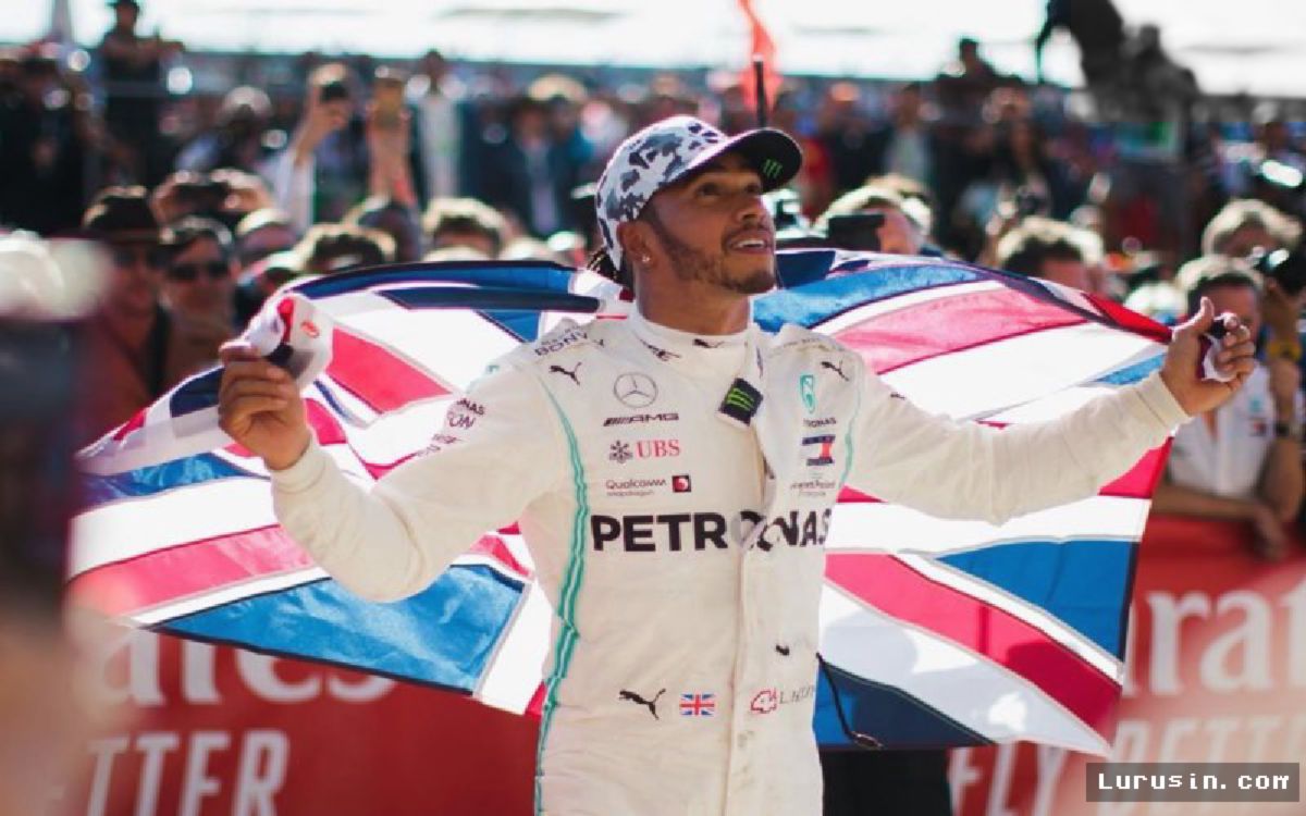 HAMILTON — Lewis Hamilton Pasang Badan untuk Macklemore Pasca Tur Ed Sheeran