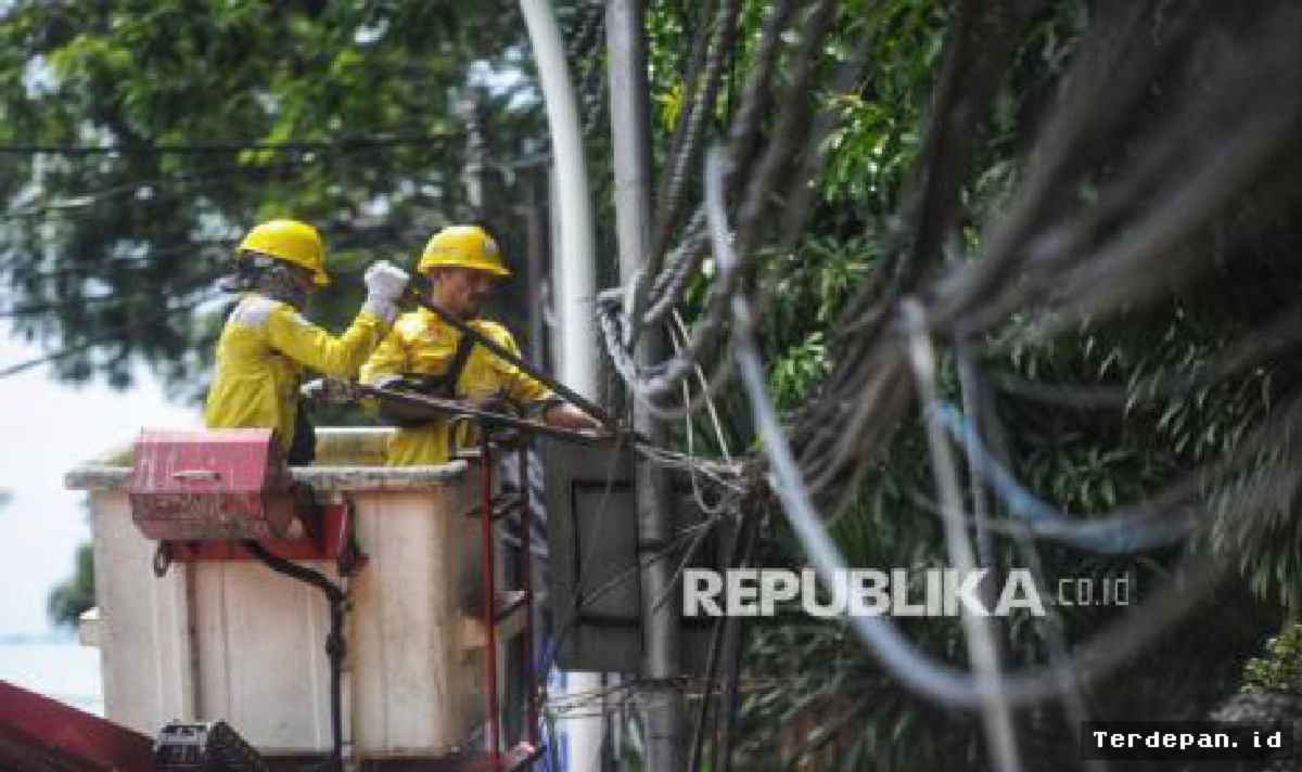 Pemprov DKI Targetkan Seluruh Kabel Udara Masuk Bawah Tanah dalam Lima Tahun