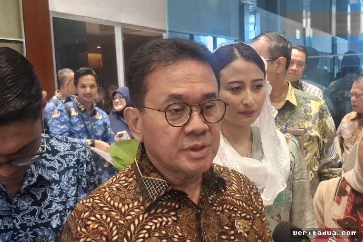 JAKARTA — Mendag Budi Santoso Jamin Produk Impor Masuk Jelang Wajib Halal 2026