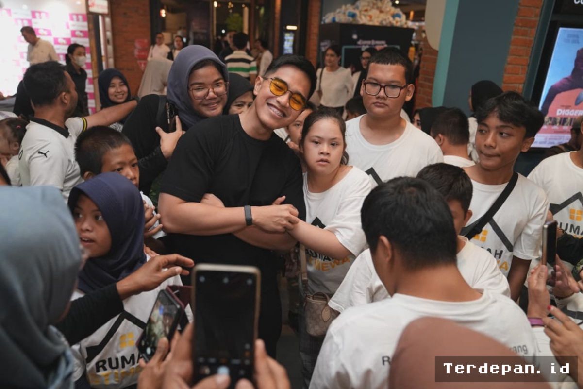 Kaesang Ajak Anak Disabilitas Nonton Film Istimewa di Jakarta