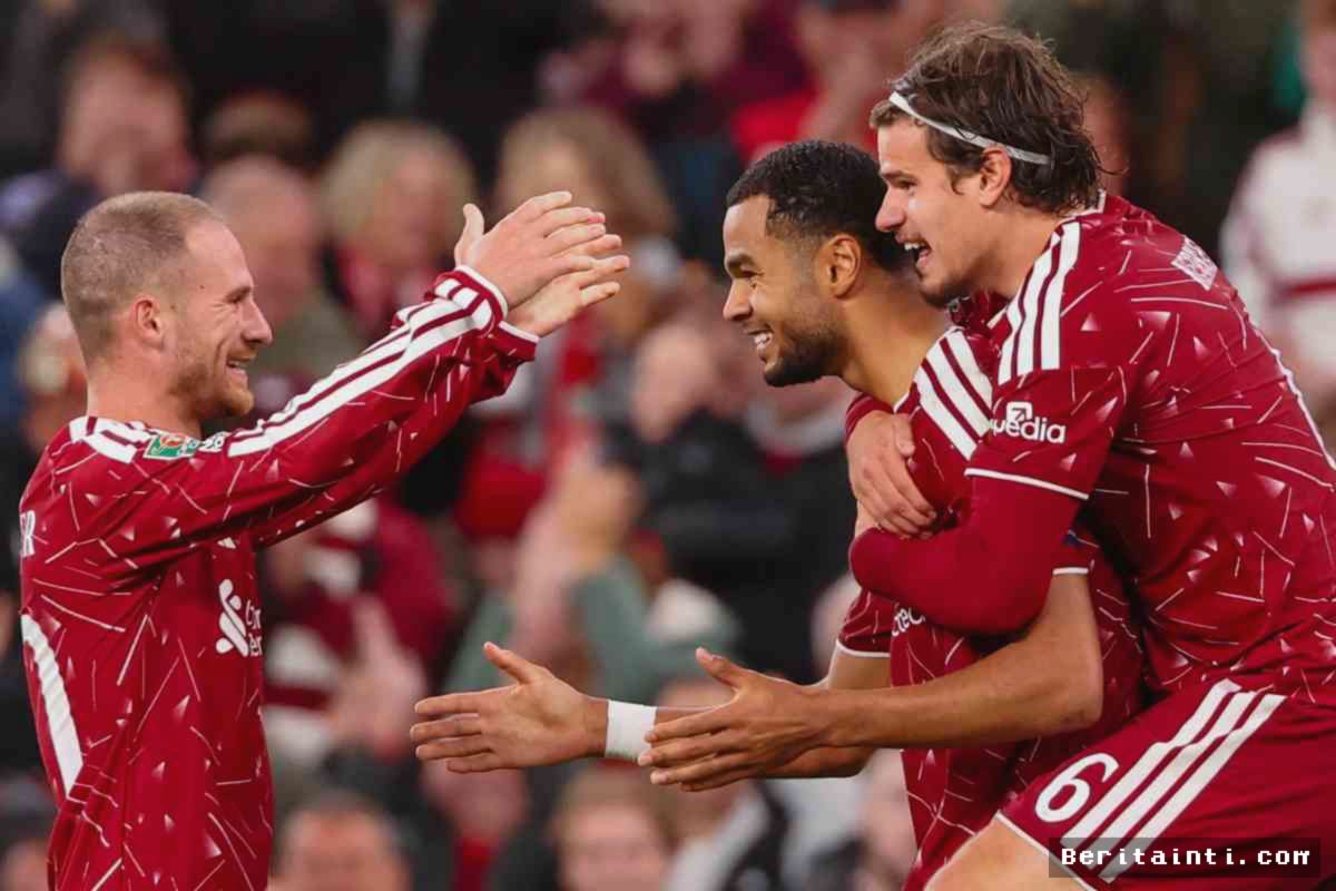 Liverpool Tumbangkan Tottenham 3-1, Amankan Tiket 16 Besar Piala Liga