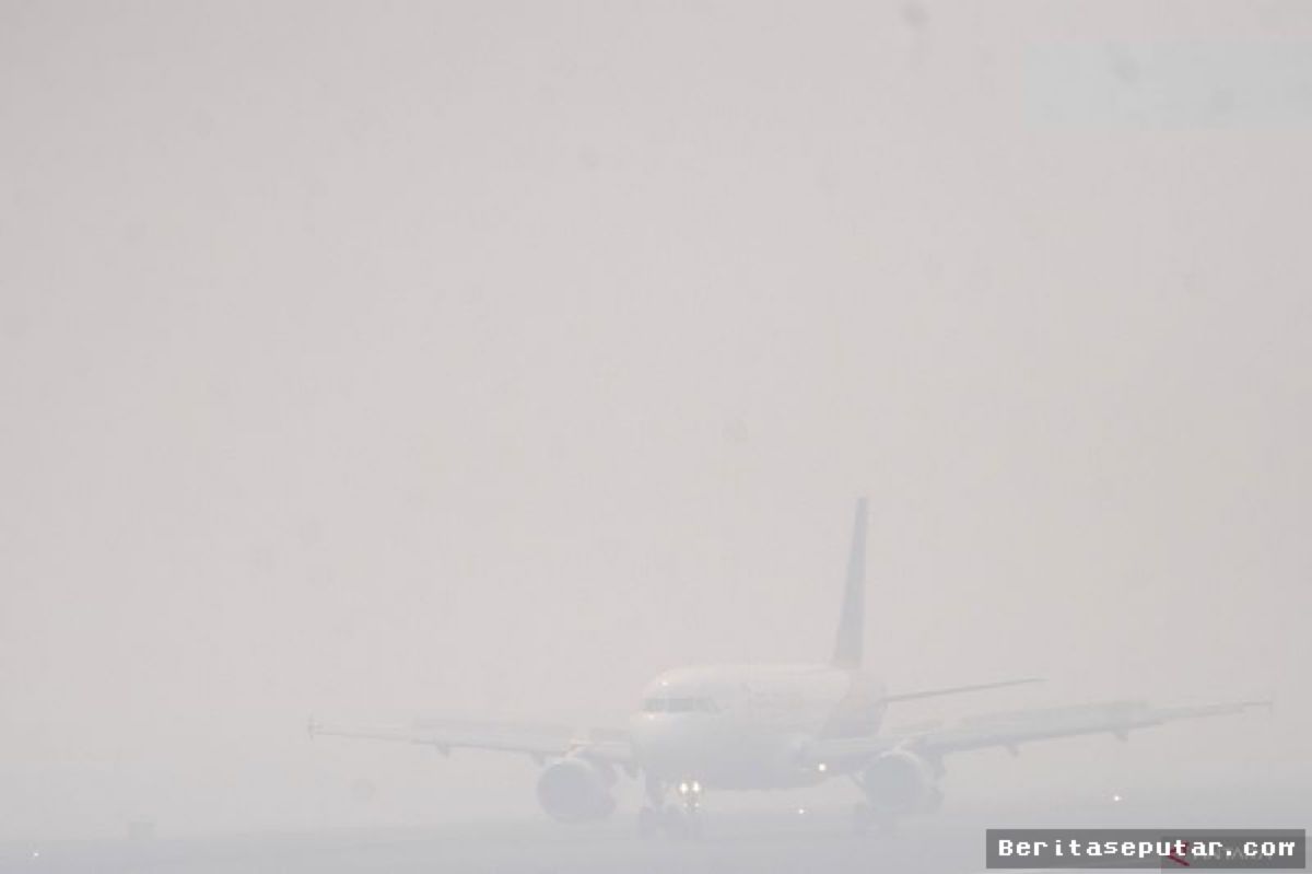 JAKARTA — Kualitas Udara Memburuk, Warga Dimbau Pakai Masker