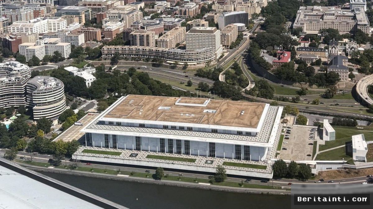Trump Ancam Tutup Kennedy Center Terkait Sengketa Penamaan Gedung