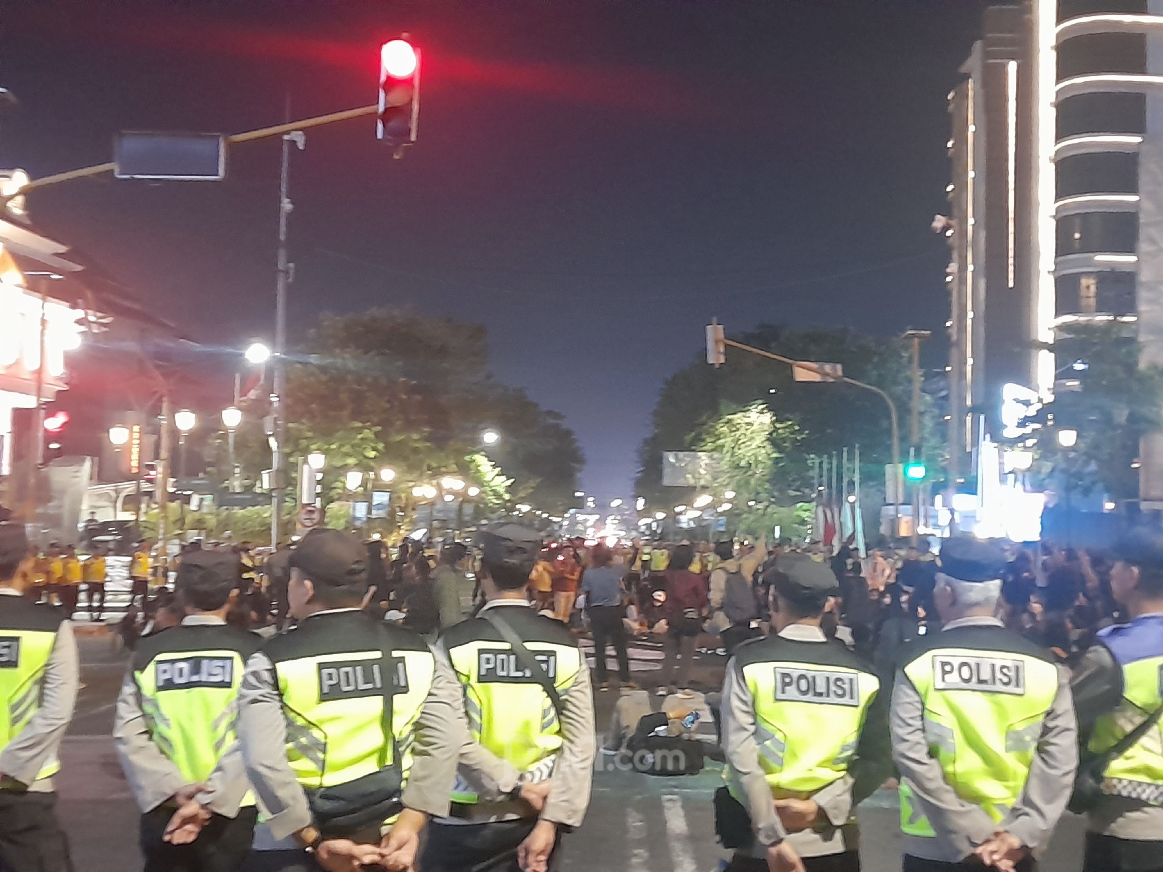 YOGYAKARTA – Ratusan mahasiswa dari berbagai perguruan tinggi di Daerah Istimewa Yogyakarta