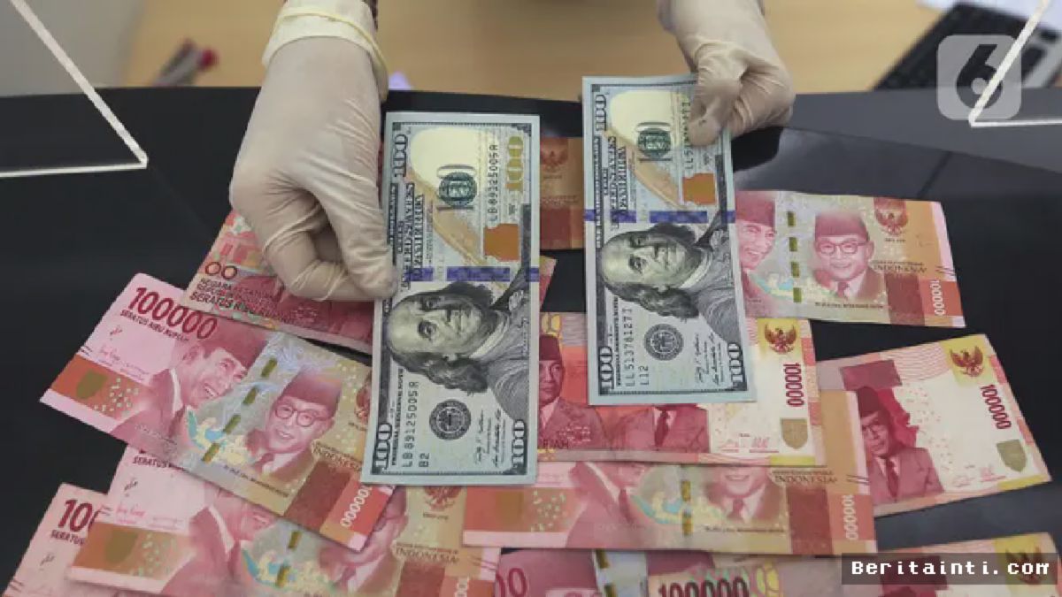 JAKARTA — Rupiah Ditutup Menguat ke Level Rp14.050 per Dolar AS