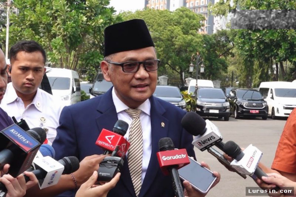 Prabowo Panggil Menhaj Irfan Yusuf ke Istana, Bahas Keuangan Haji