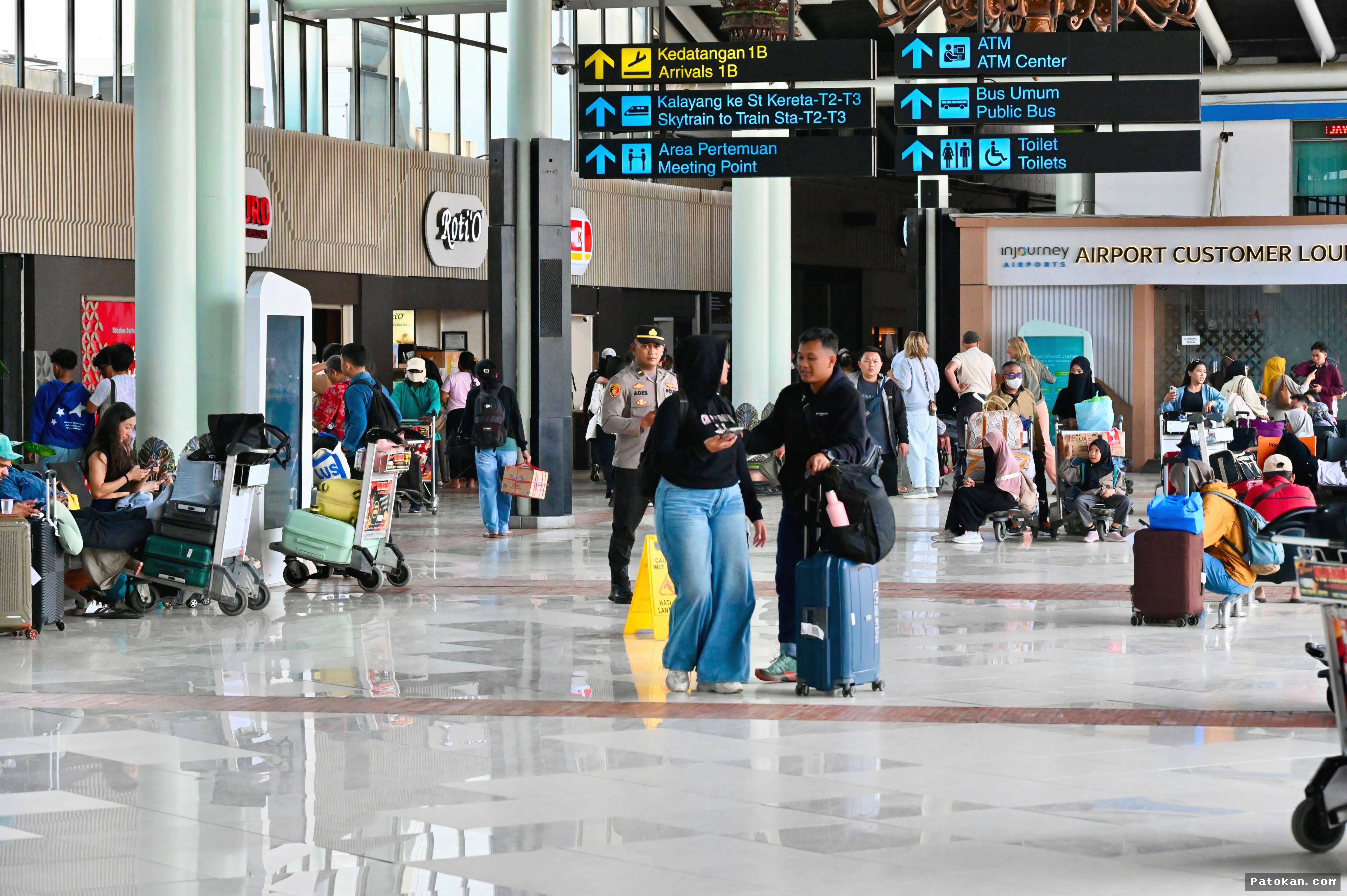 JAKARTA — Kemenhub Pastikan Delapan Bandara Normal Usai Erupsi Krakatau