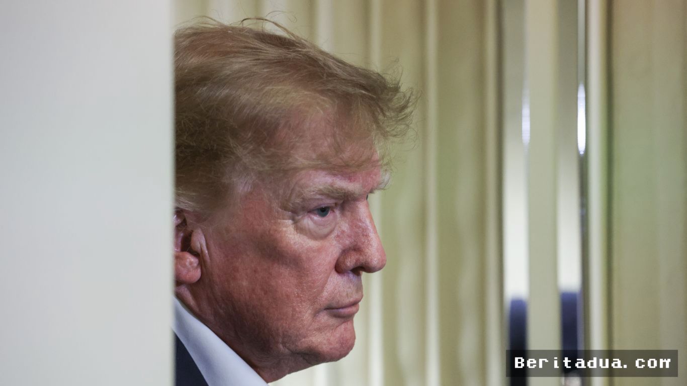 Trump Isyaratkan Keputusan Besar Terkait Serangan Masif ke Iran