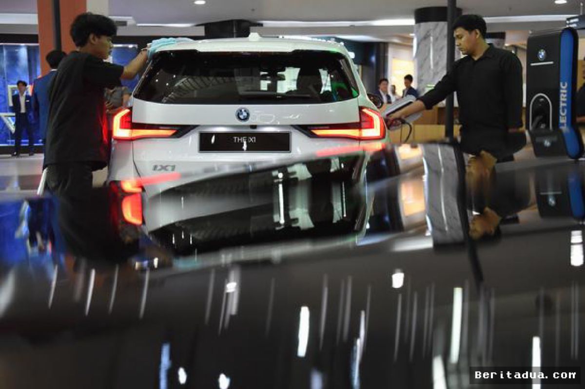 JAKARTA — Wamen LHK Tegaskan Kendaraan Listrik Solusi Utama Tekan Emisi Karbon