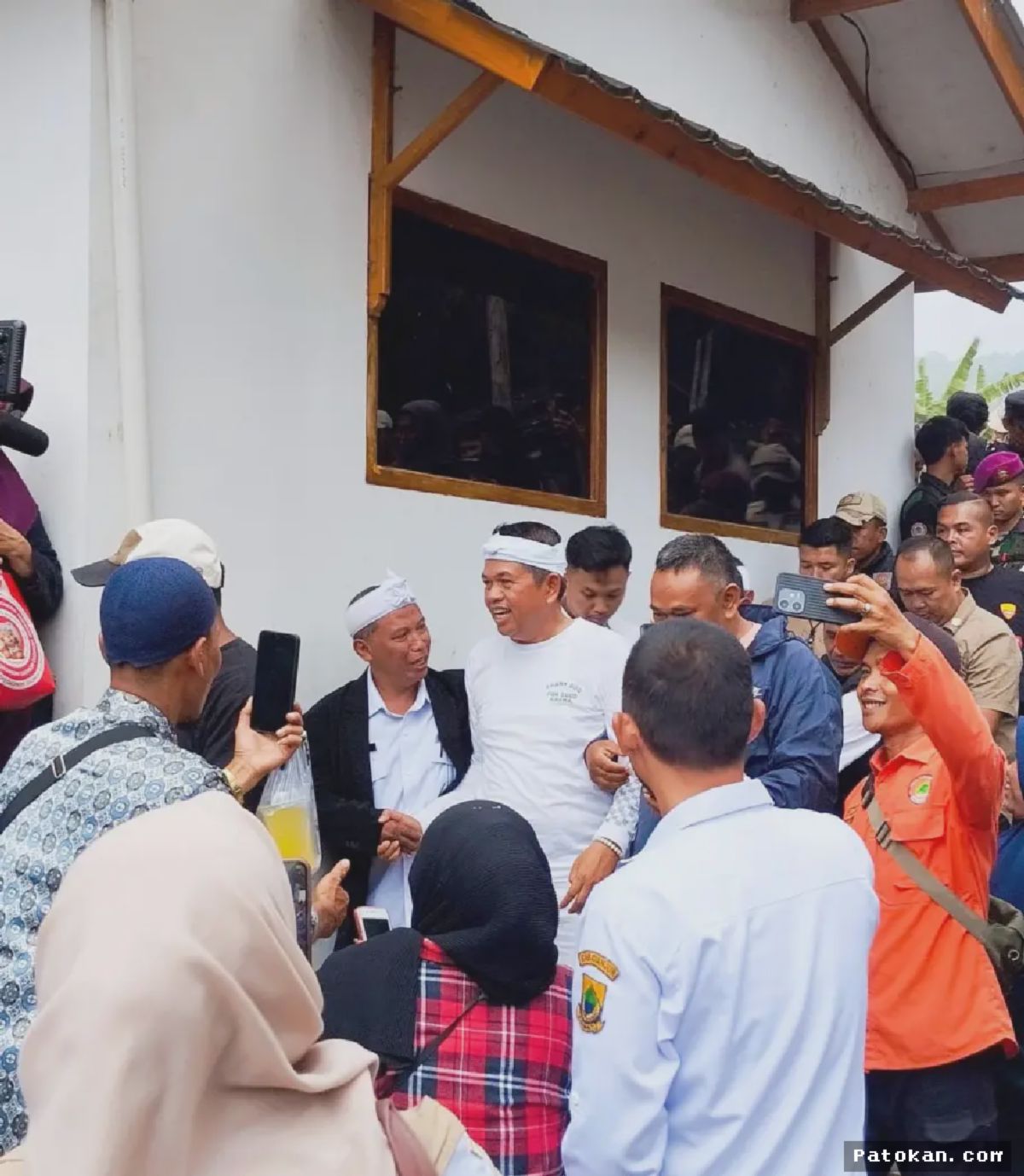 CIANJUR — Dedi Mulyadi Desak Pembatasan Perkebunan dan Pendakian Gunung Gede
