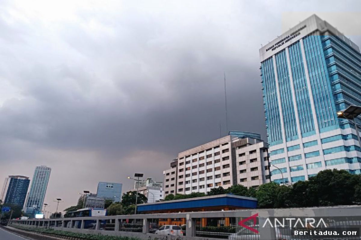 JAKARTA — BMKG Memprediksi Cuaca Berawan Tebal Meliputi Ibu Kota