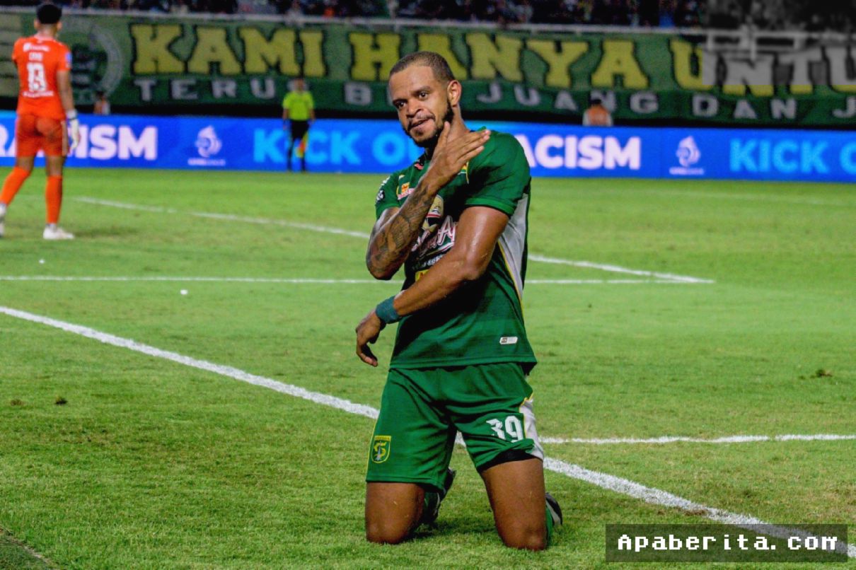 Persebaya Kalahkan PSIM, Selebrasi Emosional Alex Martins Curi Perhatian