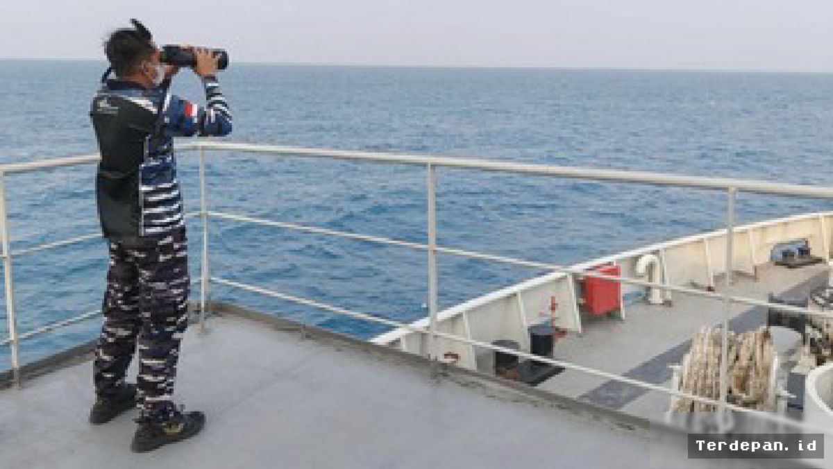 TNI AL Kerahkan KRI Kerambit Cari Lima Jurnalis di Selat Sunda