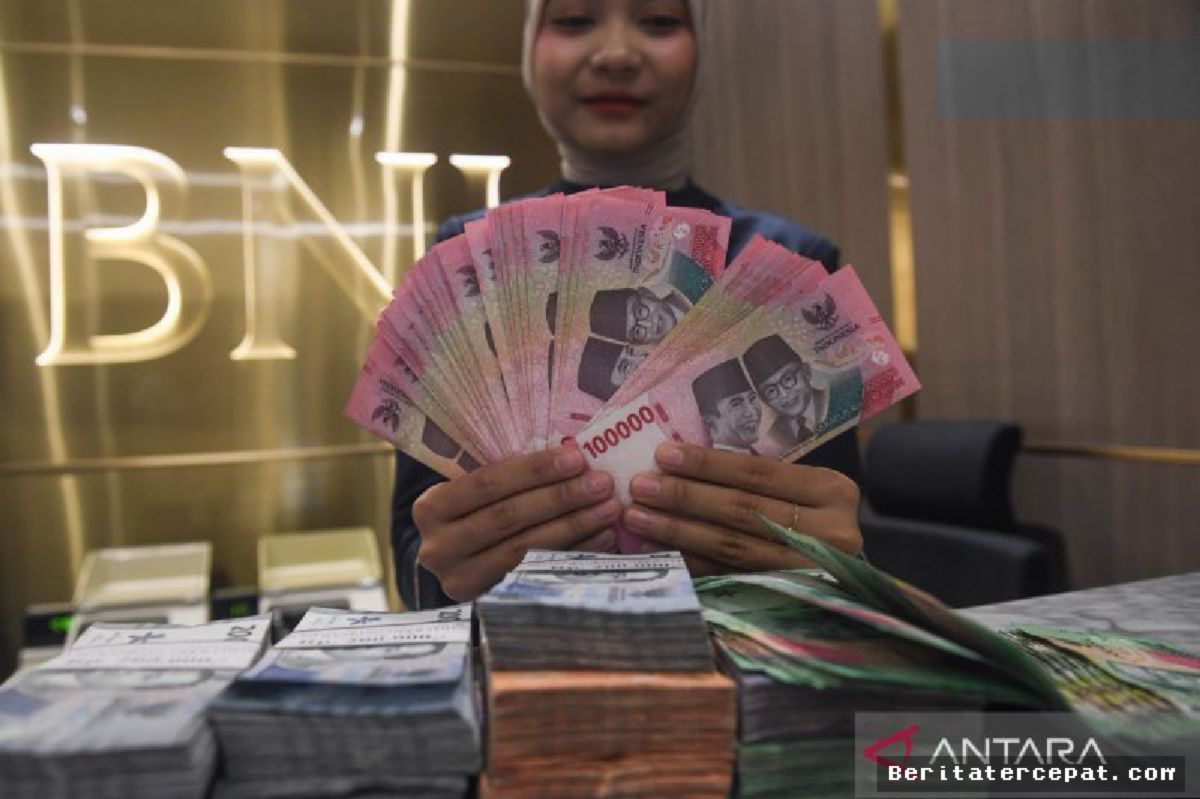 JAKARTA — Nilai Tukar Rupiah Melemah Menjadi Rp17.739 per Dolar AS
