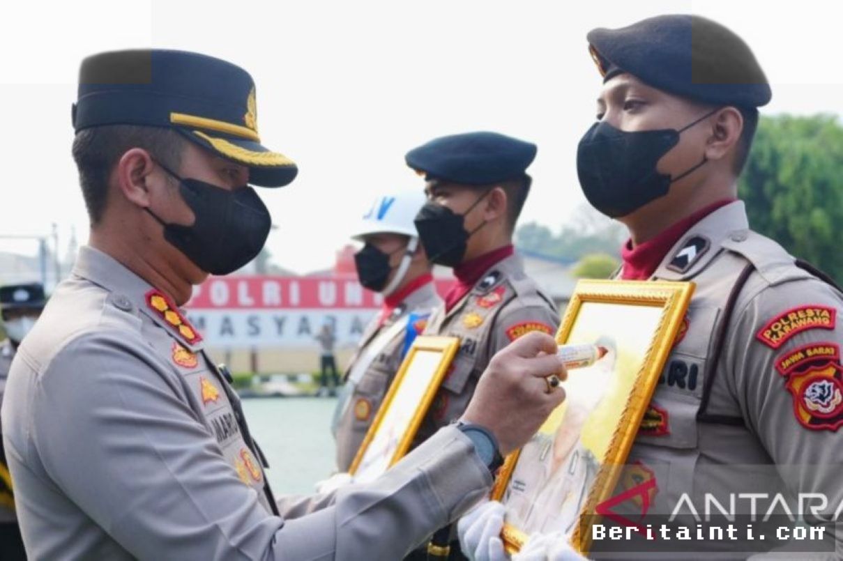 Karawang — Polresta Karawang Dipecat Tidak Hormat Dua Anggota Bermasalah