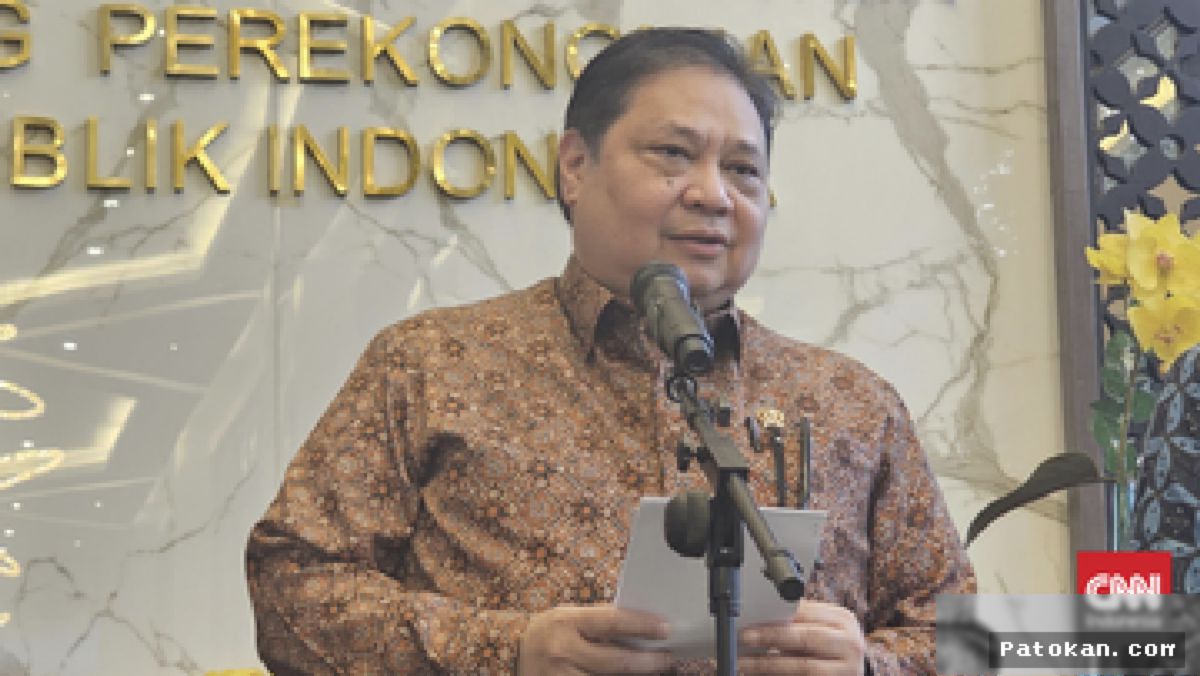JAKARTA — Airlangga Pastikan Saldo Rekening Masyarakat Rp50 Ribu Bisa Ditarik