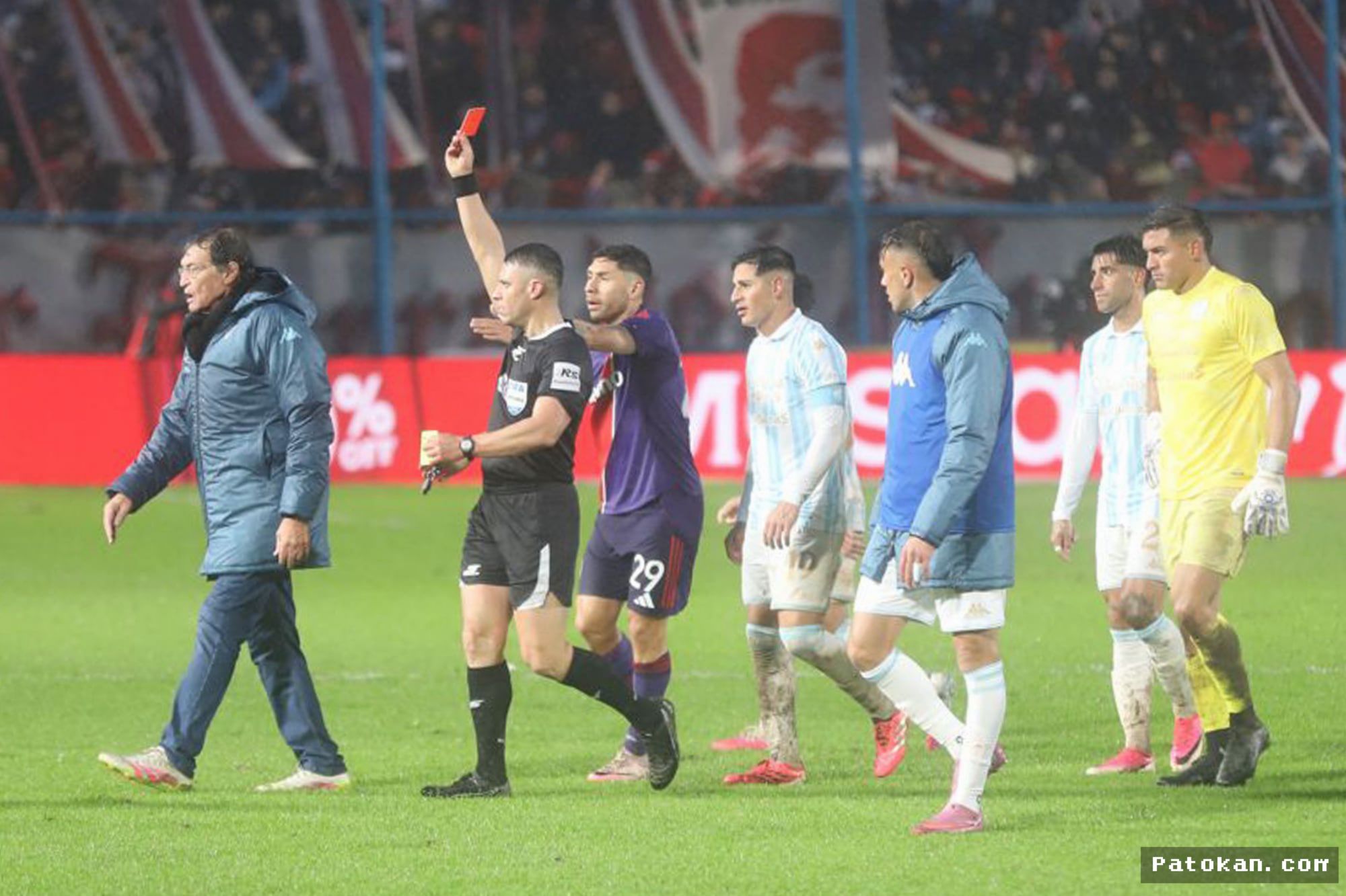 Falcioni Kecam Keputusan Wasit Usai Atletico Tucuman Takluk dari River