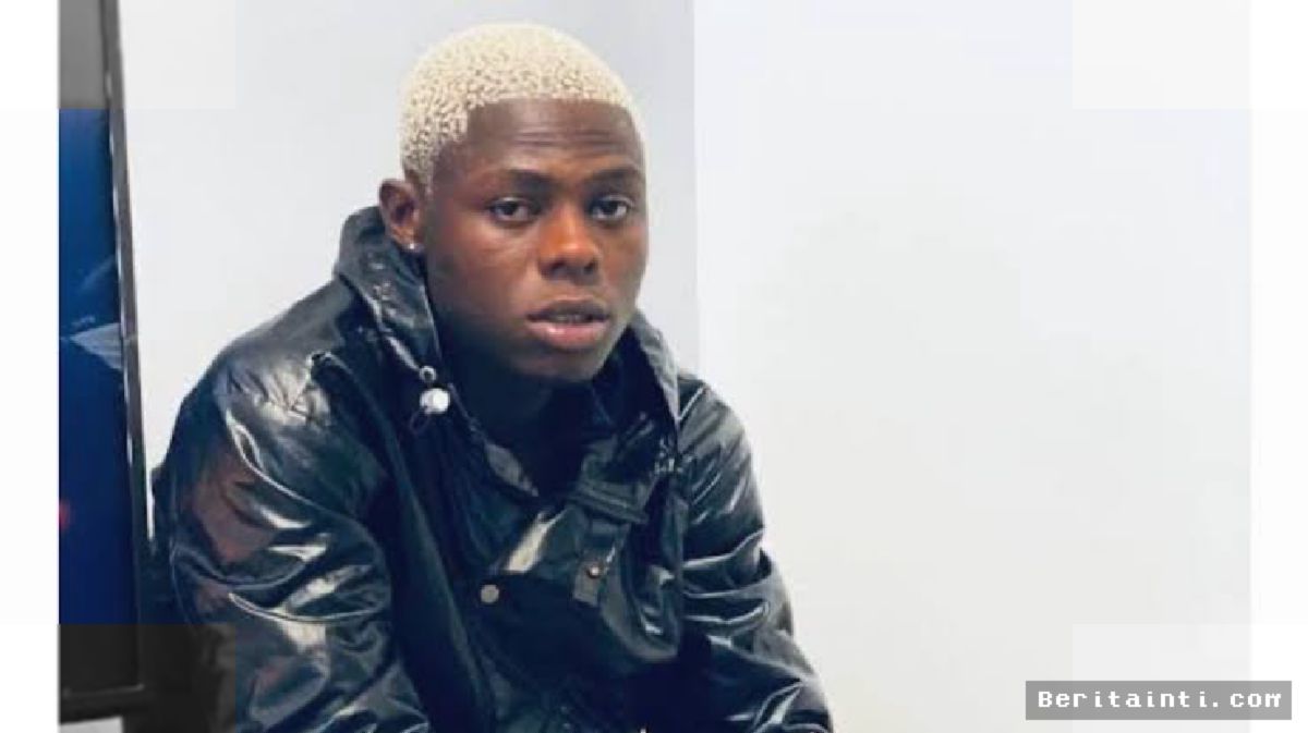 NIGERIA — Sengketa Tes DNA Hambat Pemakaman Rapper Mohbad