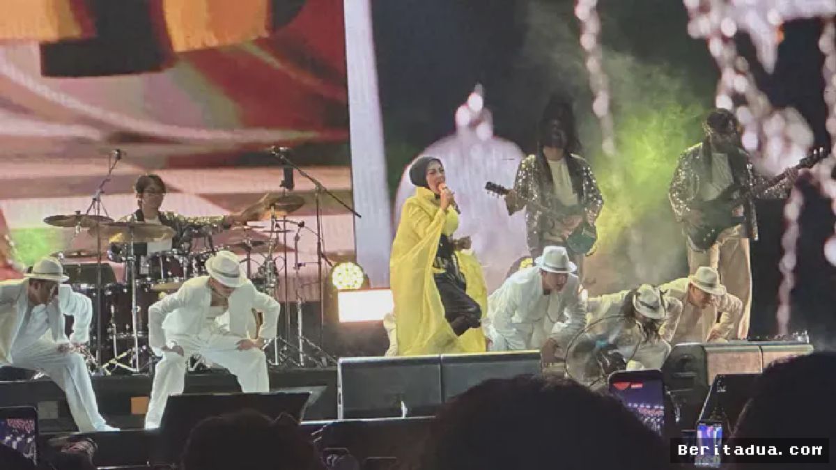 Syahrini Kembali ke Panggung Musik Lewat Pestapora 2026