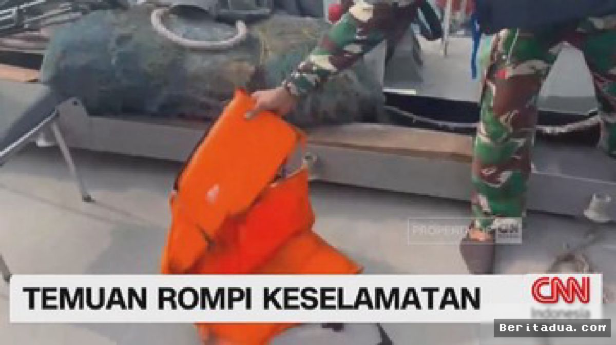 Tim SAR Temukan Rompi Pelampung Diduga Milik Jurnalis Hilang di Labuan