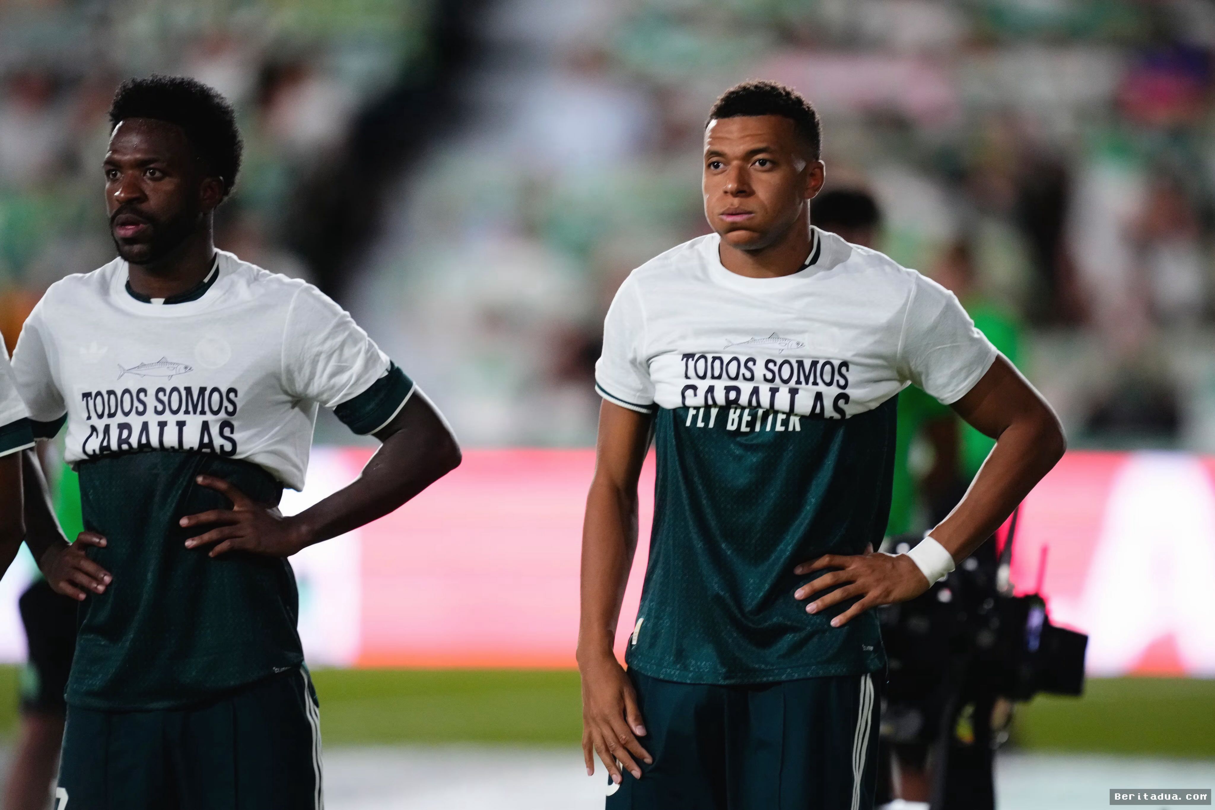 MADRID — Pemain Bintang Sembunyikan Pesan Solidaritas Krisis Ceuta