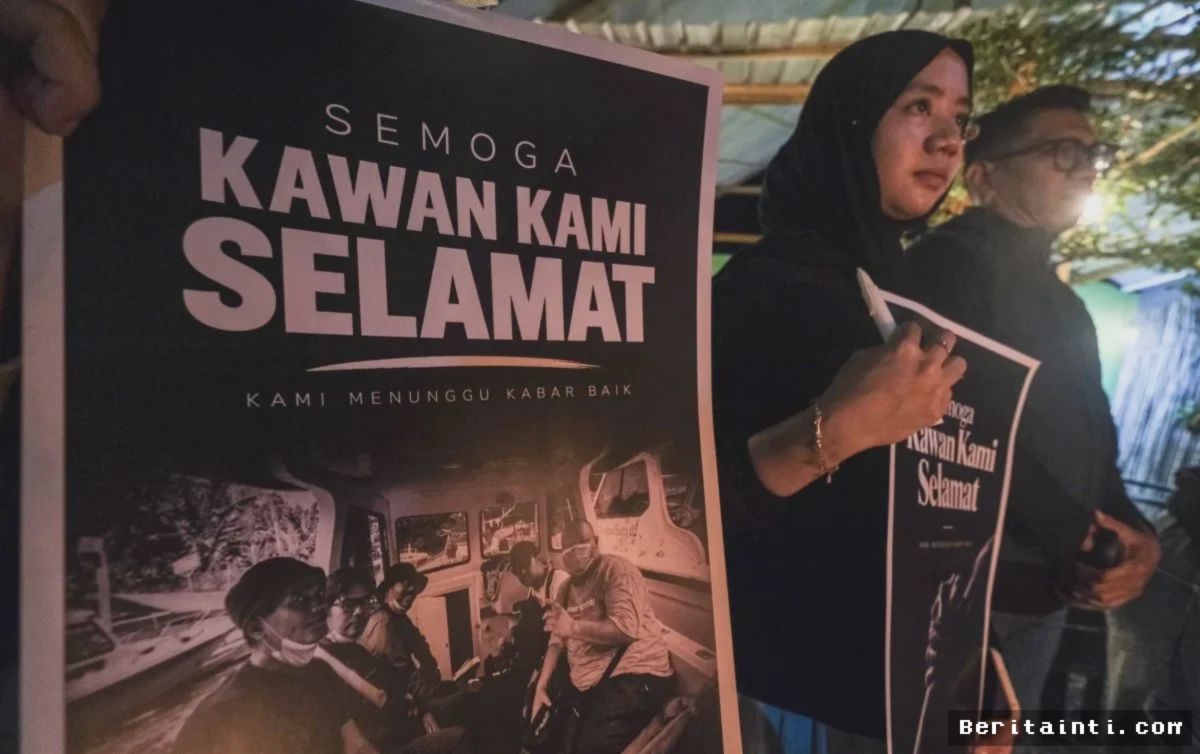 AJI Sultra Gelar Doa Bersama untuk Lima Jurnalis Hilang di Krakatau