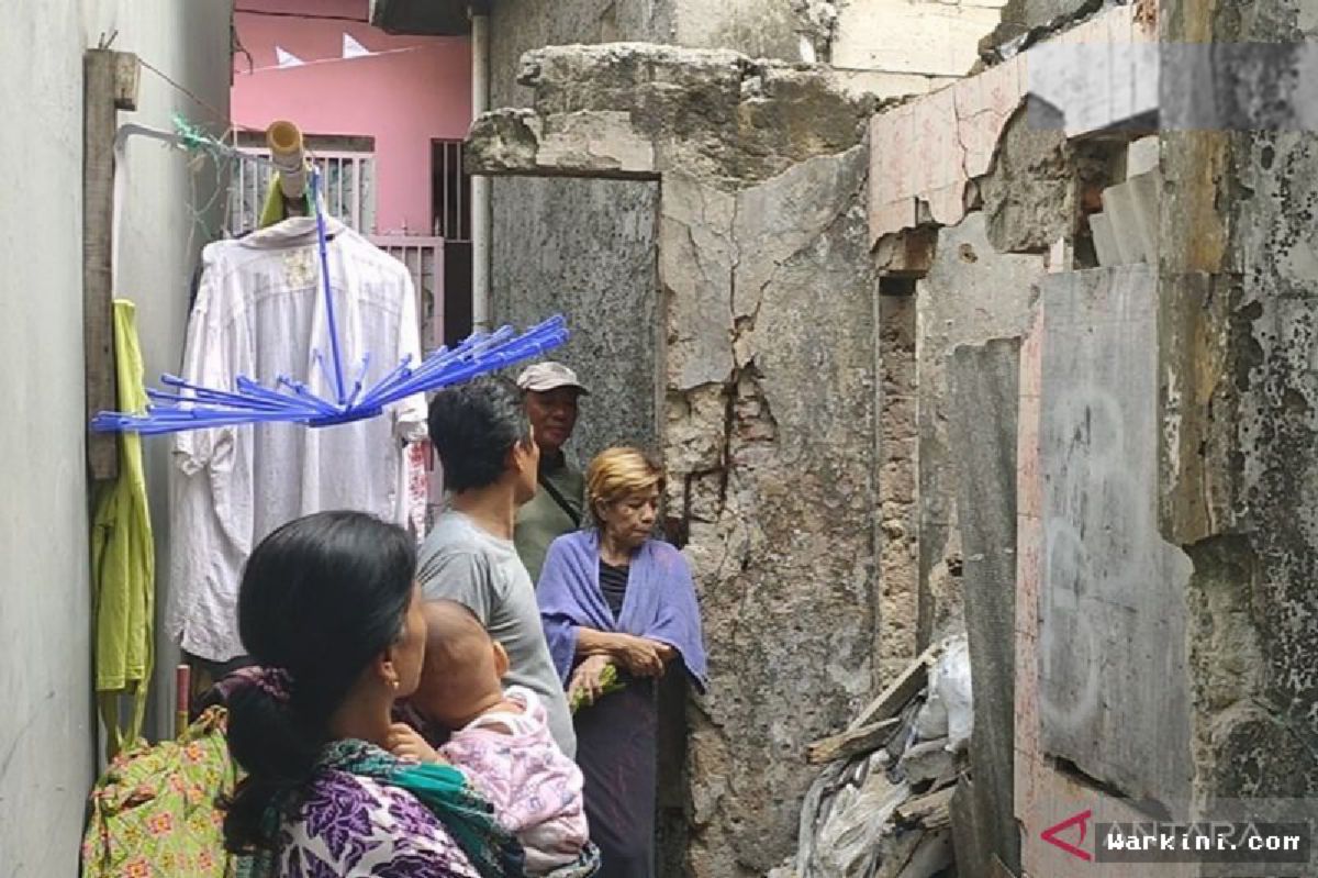 JAKBAR — Takut Didengar Tetangga, Pasangan Kekasih Tega Bunuh Bayi Mereka