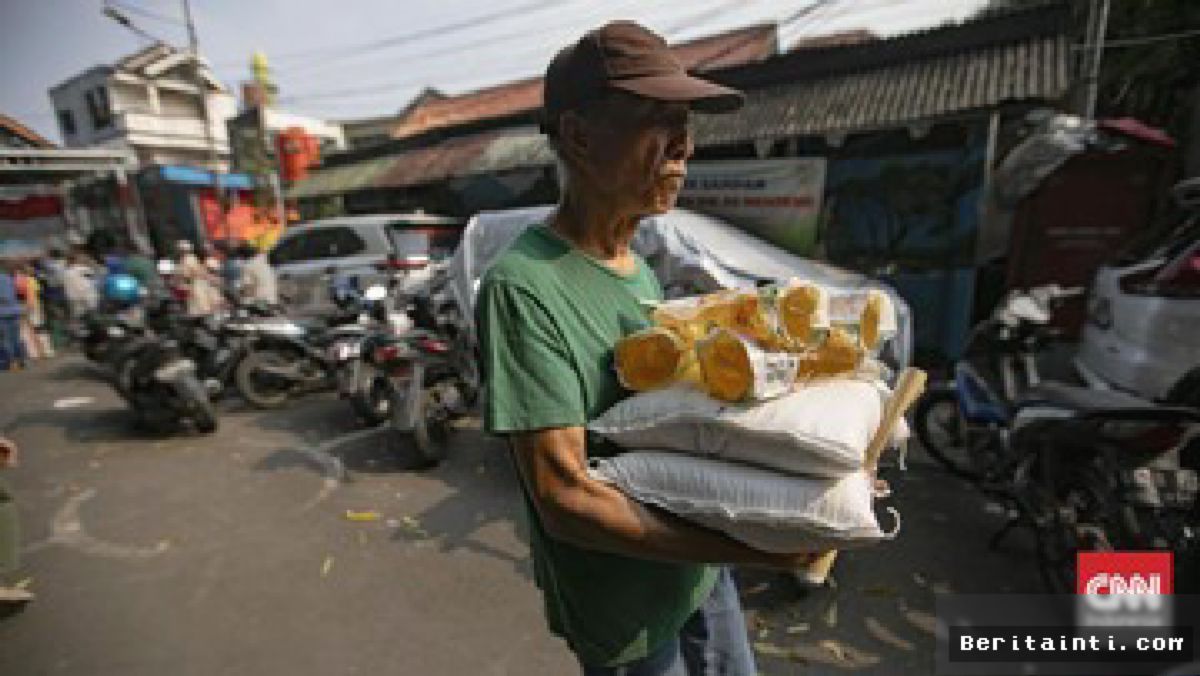 JAKARTA — Pemerintah Salurkan Bansos Langsung ke 50 Juta Warga