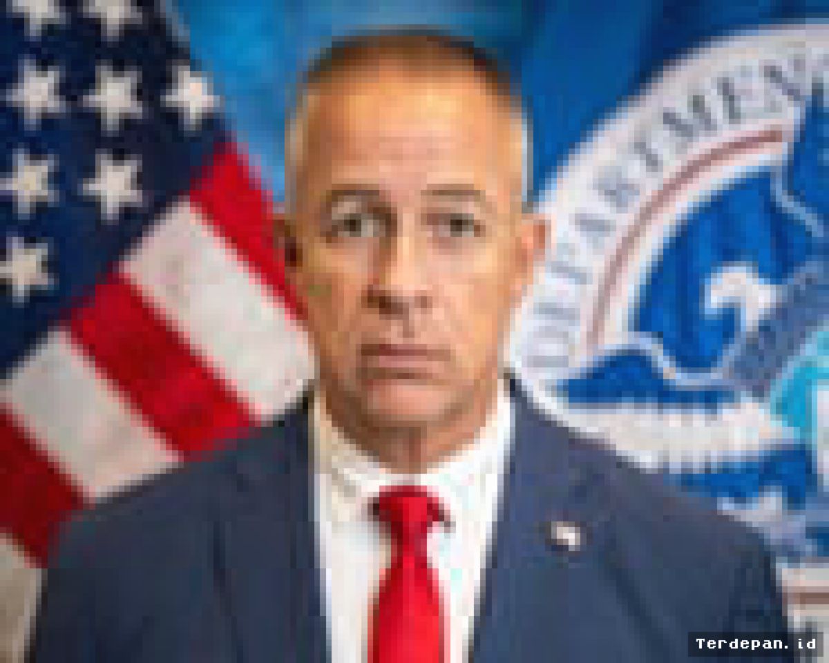 WASHINGTON — Gedung Putih Batalkan Pencalonan Lance Schroyer Sebagai Direktur ICE