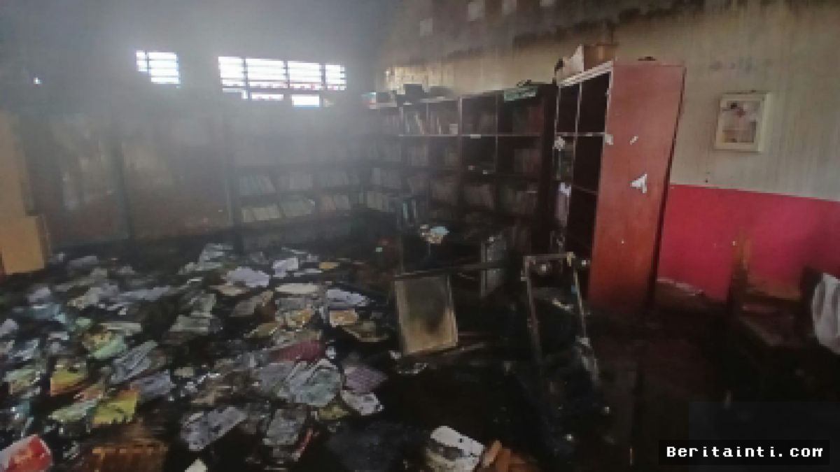 DAIRI — Gedung Perpustakaan SDN 033912 Hutagambir Sidikalang Ludes Terbakar