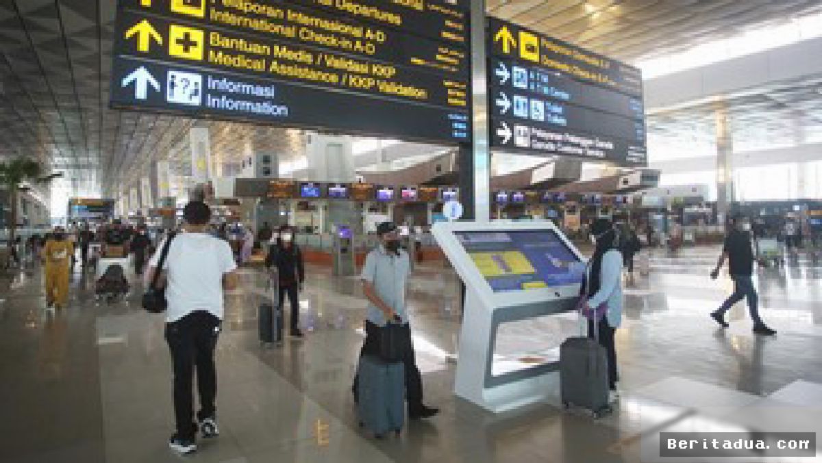 TANGERANG — Bandara Soekarno-Hatta Beroperasi Kembali Usai Ancaman Abu Vulkanik