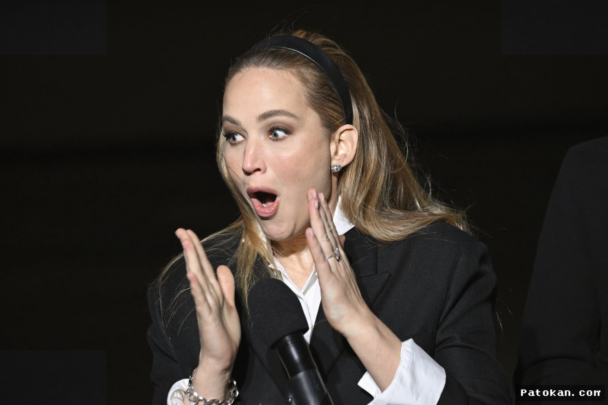 Jennifer Lawrence Buat Akun Instagram dan Berikan Peringatan Keras