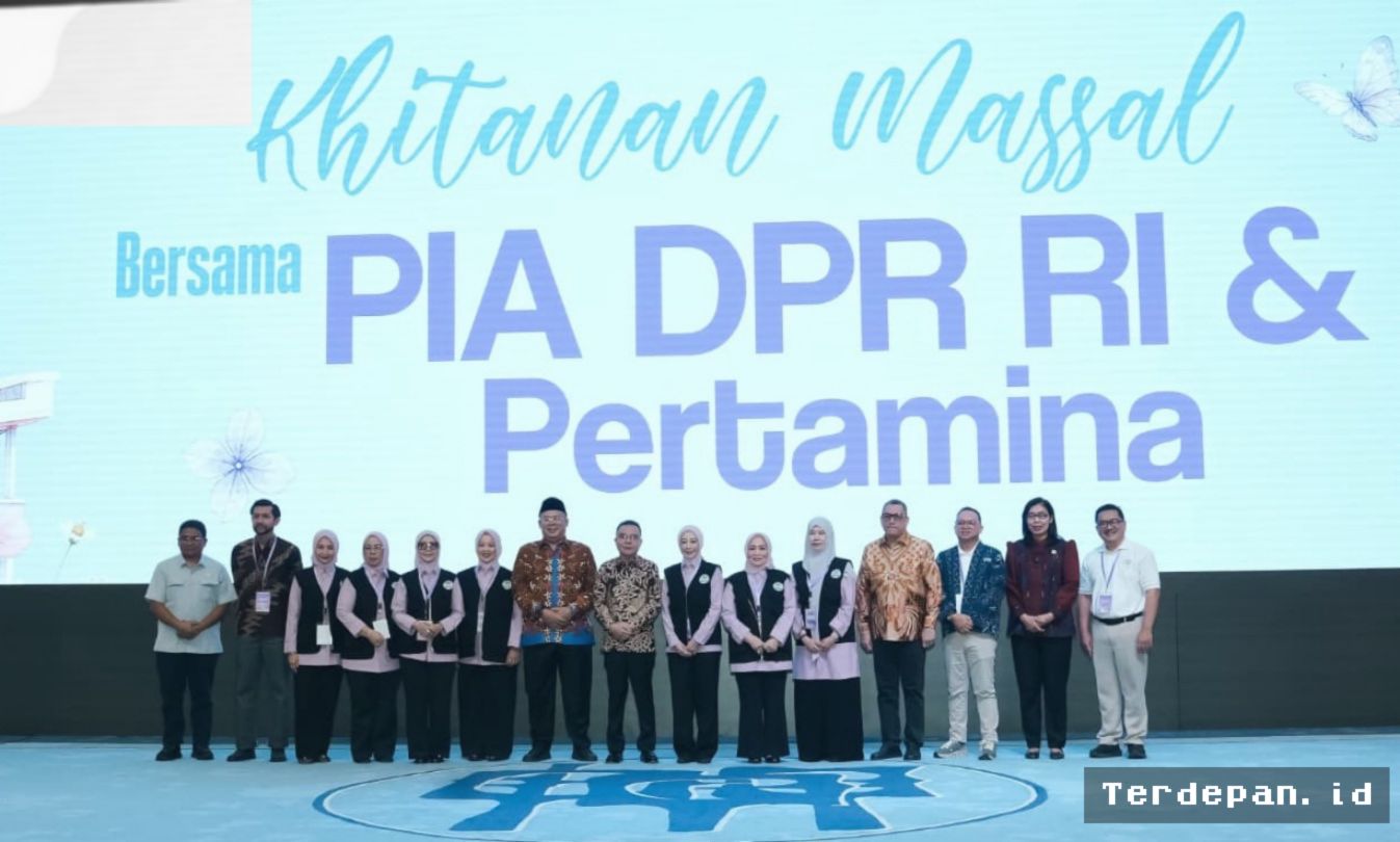 JAKARTA — PIA DPR Fraksi PDIP dan Pertamina Gelar Khitanan Massal