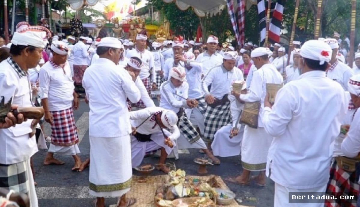 BADUNG — Desa Adat Kerobokan Proteksi Kesehatan Ratusan Prajuru dan Pamangku