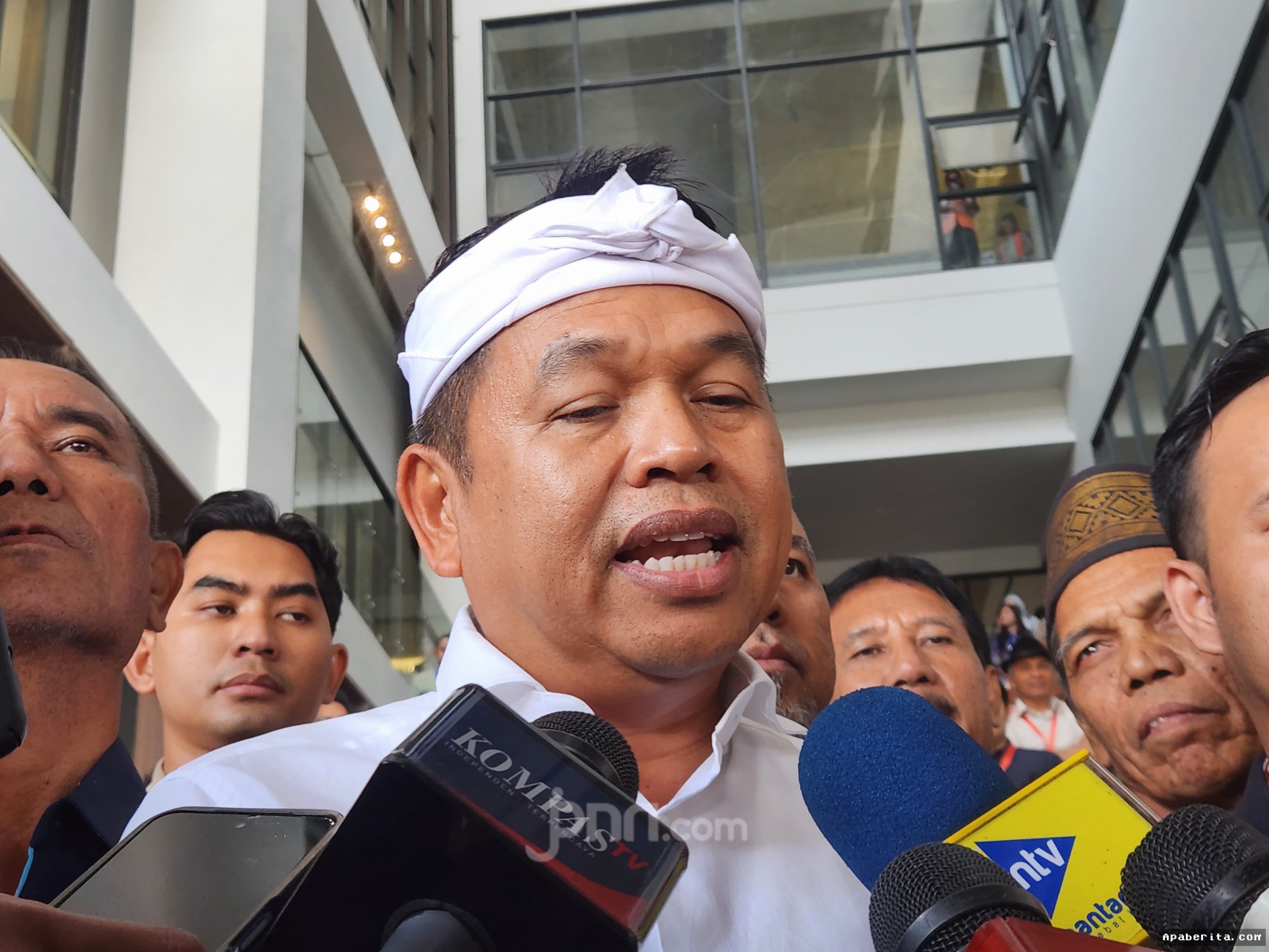 Jawa Barat — KDM Siarkan Lowongan Kerja Lewat Live TikTok di Depok