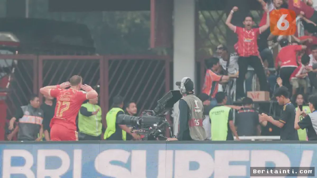Persija Tundukkan Persib 2-1 Lewat Gol Penentu Ivan Mamut